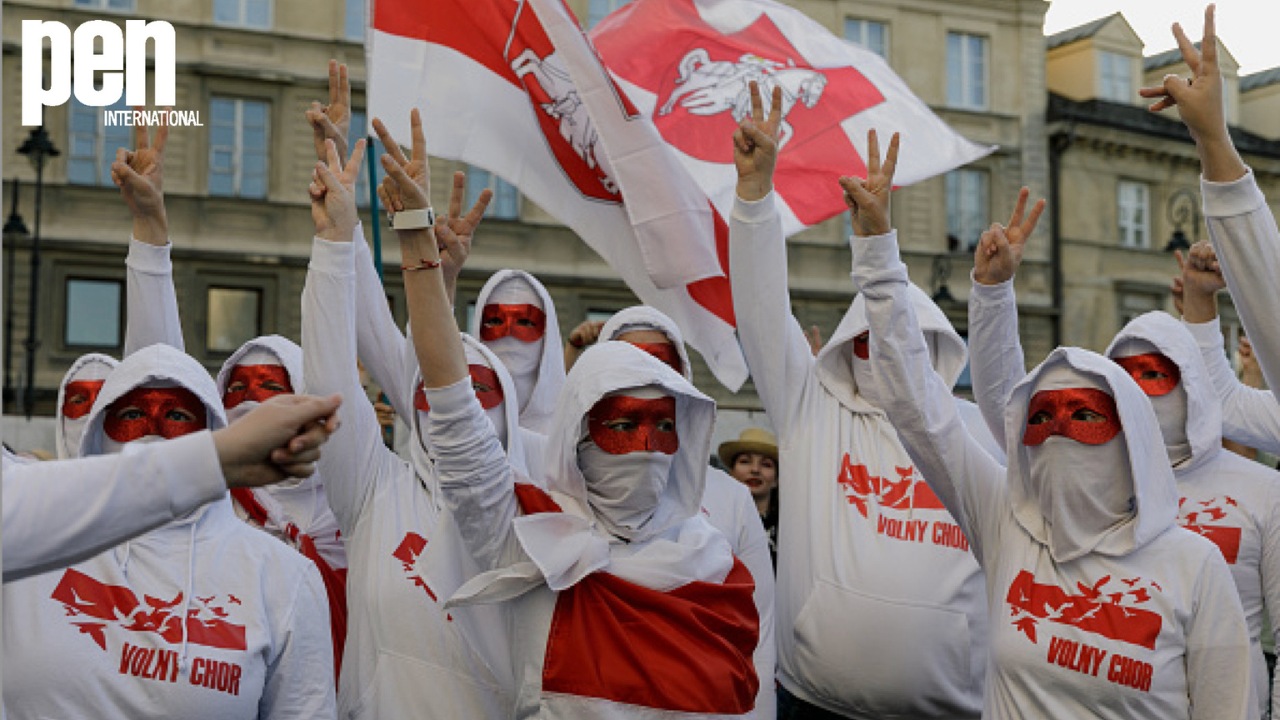Беларусь: пісьменнікаў вызвалілі і выгналі з краіны